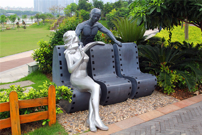 雕塑创作中空间感的营造技巧