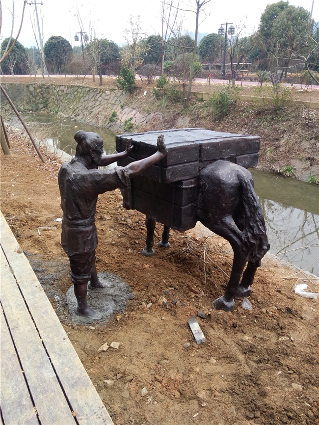 玻璃钢雕塑如何抗紫外线和耐腐蚀