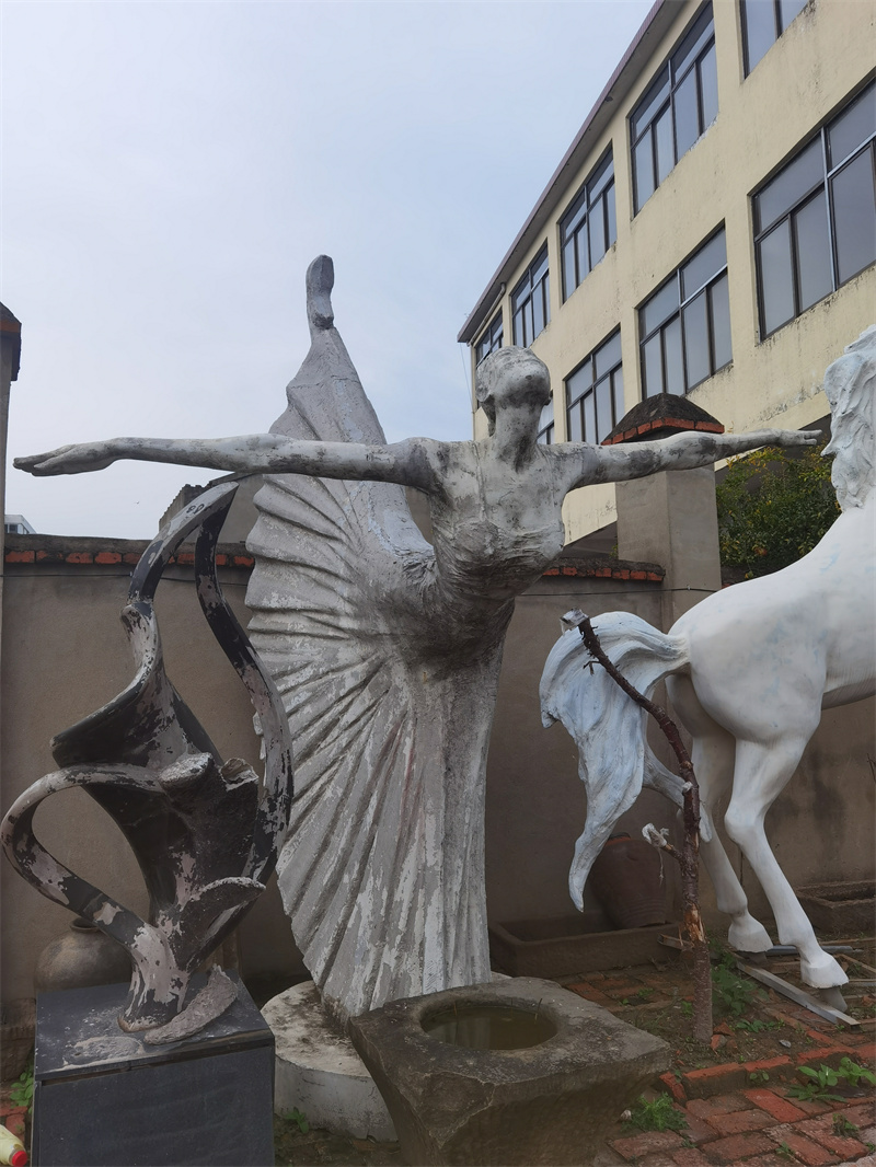 雕塑家的创作灵感来源探析